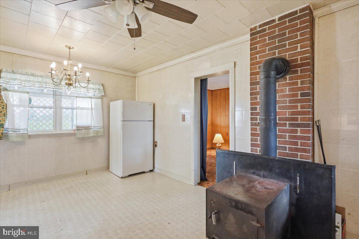 13844 Clear Spring Rd Property Photo 9