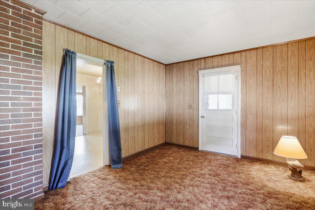 13844 Clear Spring Rd Property Photo 12