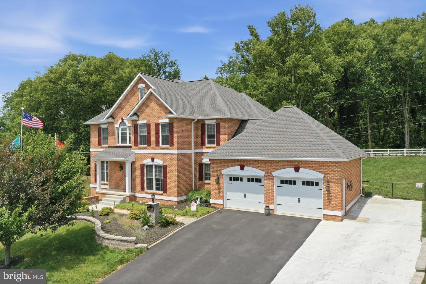 10738 Apple Tree Ln Property Photo 1