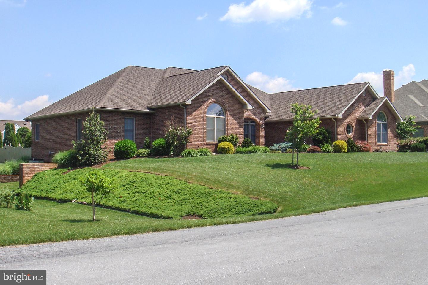 18722 Fountain Terrace Property Photo 1