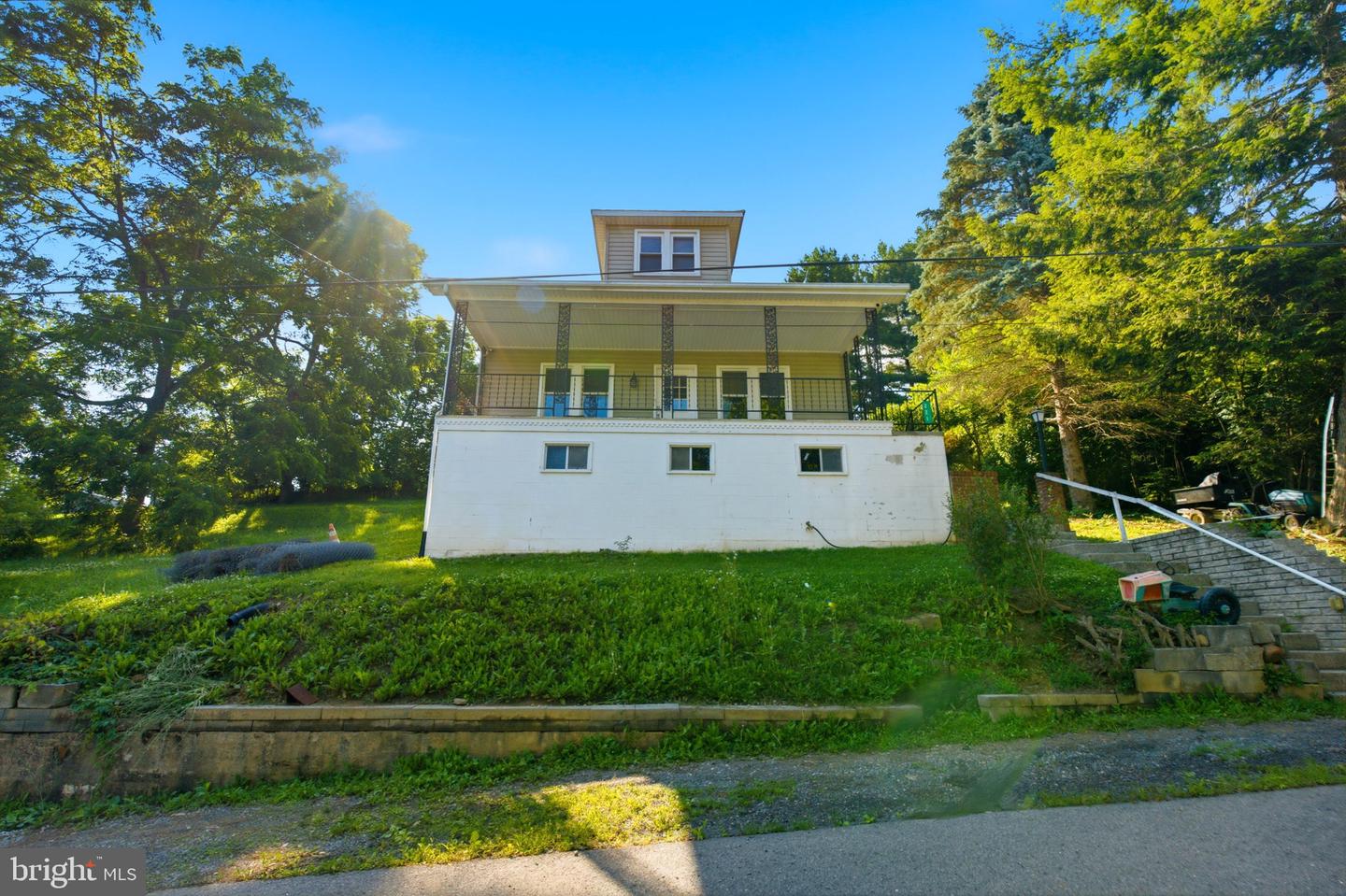221 DALE ST