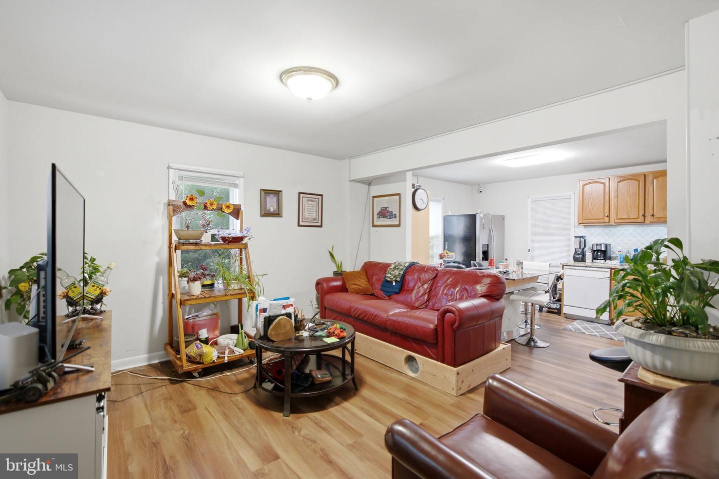 221 Dale St Property Photo 5