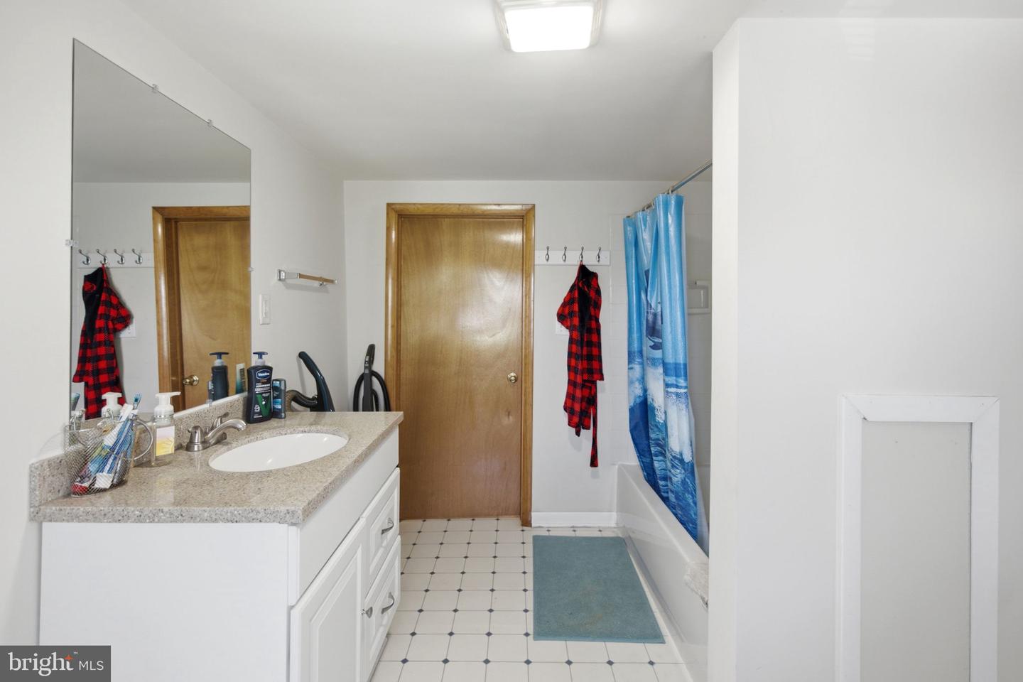 221 Dale St Property Photo 22