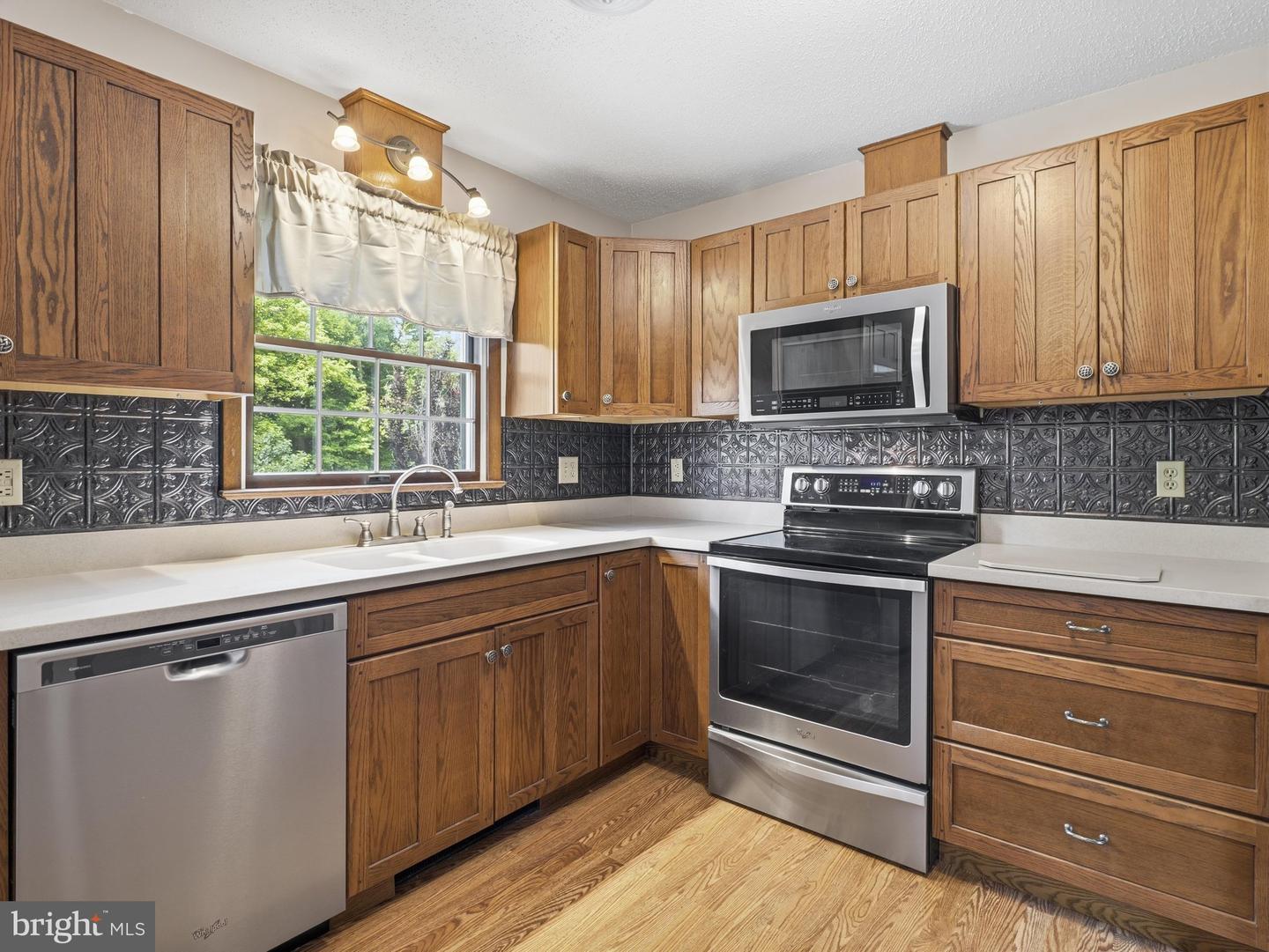 16105 Wright Rd Property Photo 6