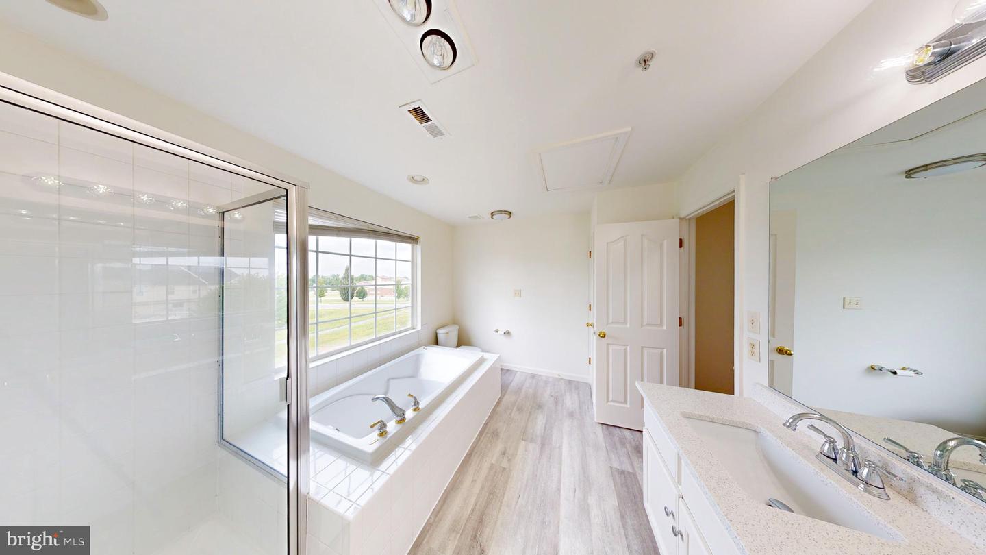 17619 Potter Bell Way Property Photo 14
