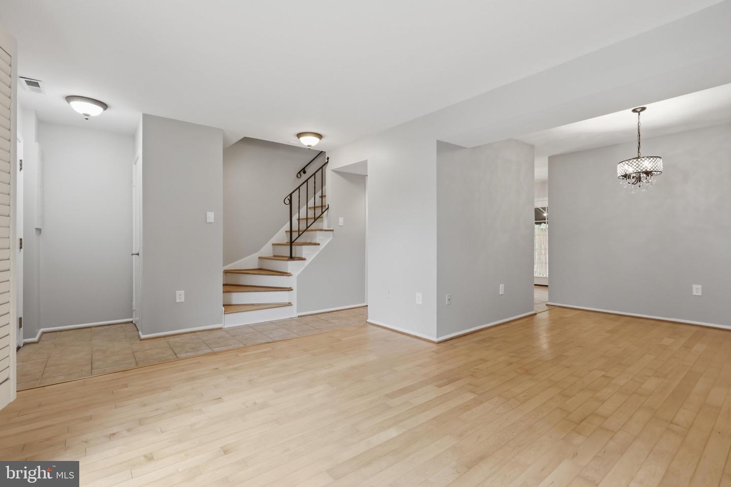 17904 Hickory Ln Property Photo 11