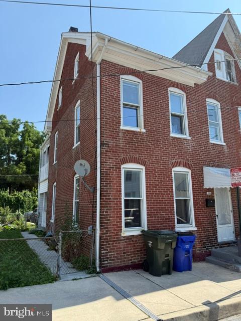 110 Elm St Property Photo 1
