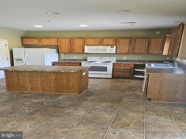 10322 Lantern Ln Property Photo 6