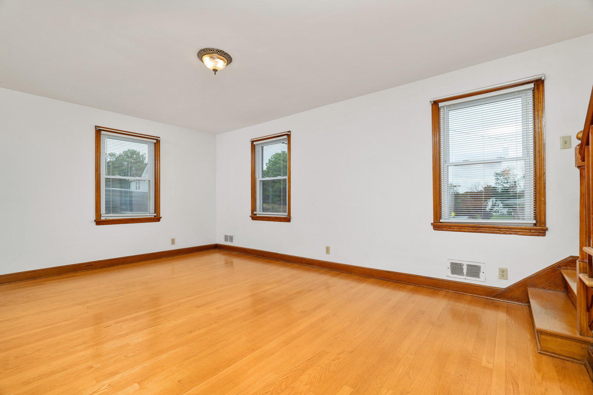 20330 Jefferson Blvd Property Photo 7