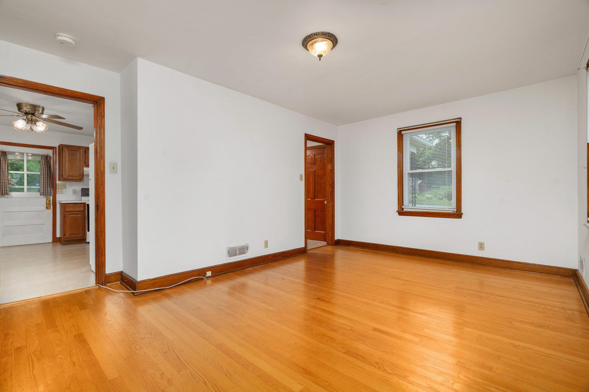 20330 Jefferson Blvd Property Photo 8