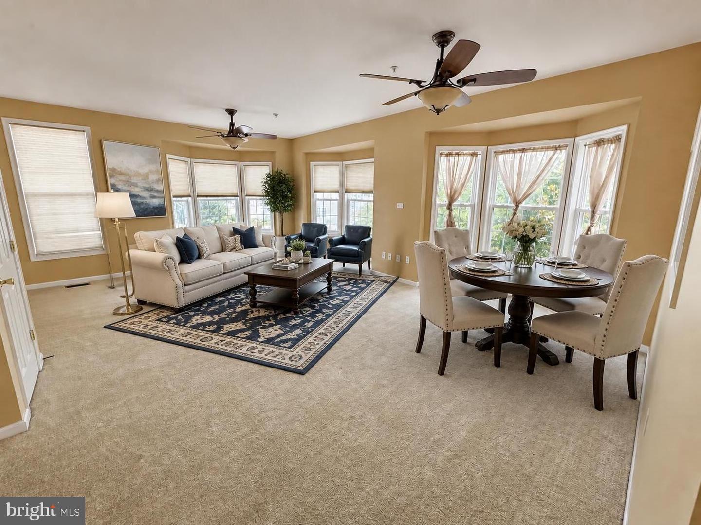 10325 Lantern Ln Property Photo 3