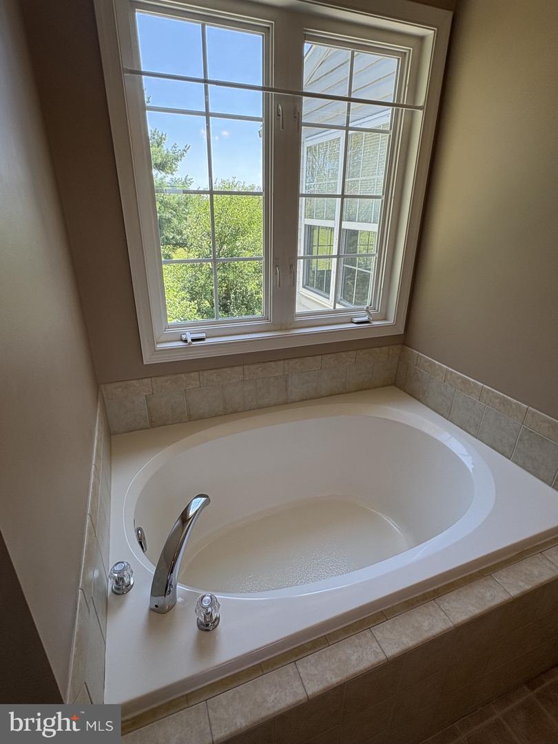 10325 Lantern Ln Property Photo 14