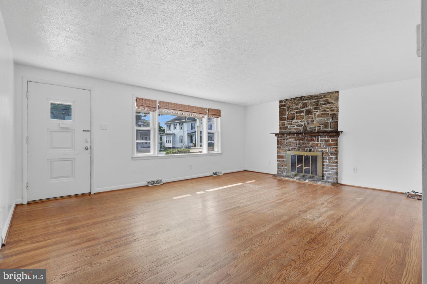 10920 Bower Ave Property Photo 8