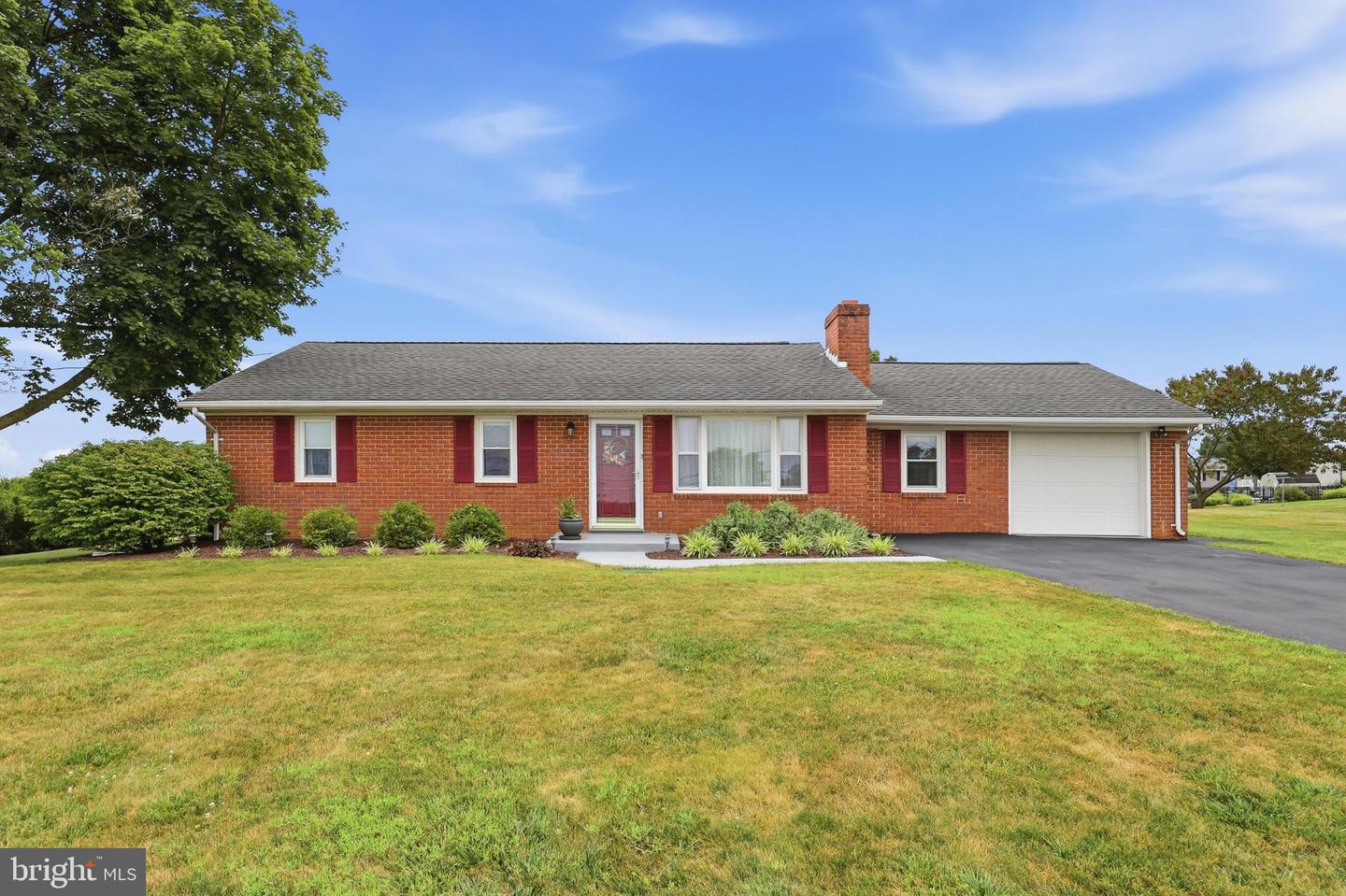 16913 Fairview Rd Property Photo 1