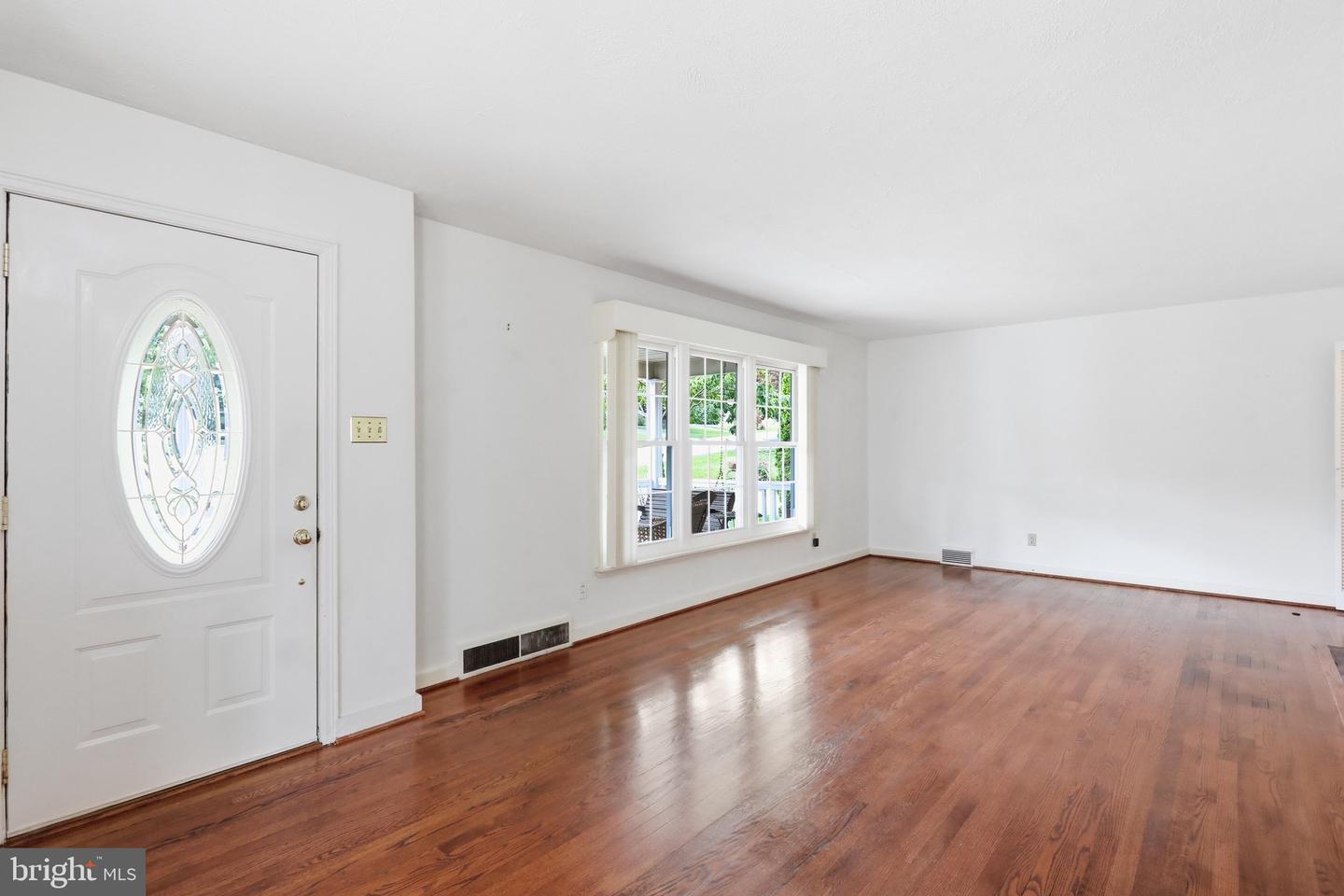 18820 Rolling Rd Property Photo 11