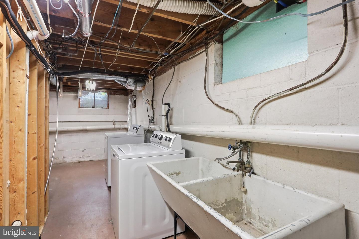 18820 Rolling Rd Property Photo 35