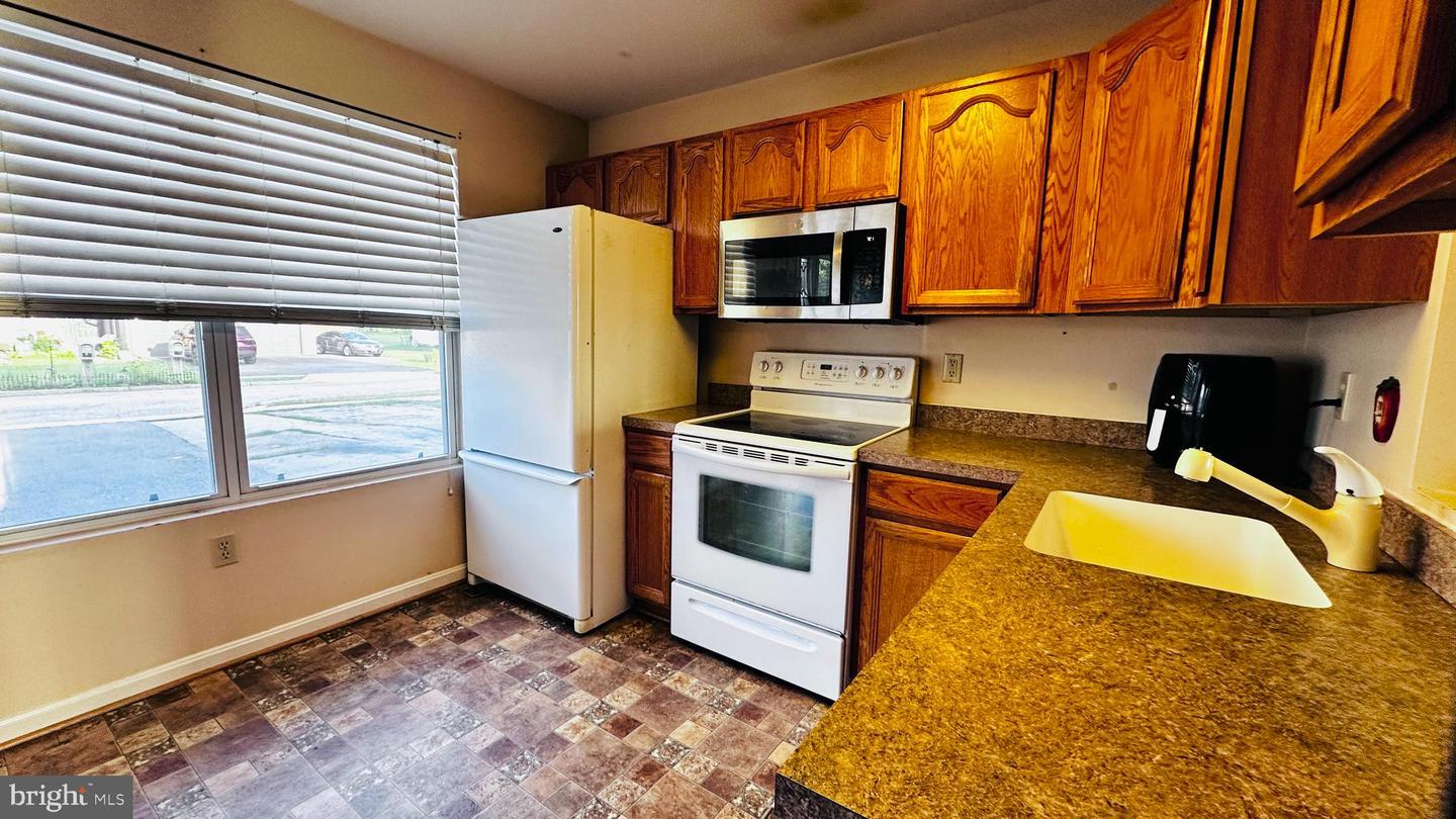 62 Johnson Ter Property Photo 2