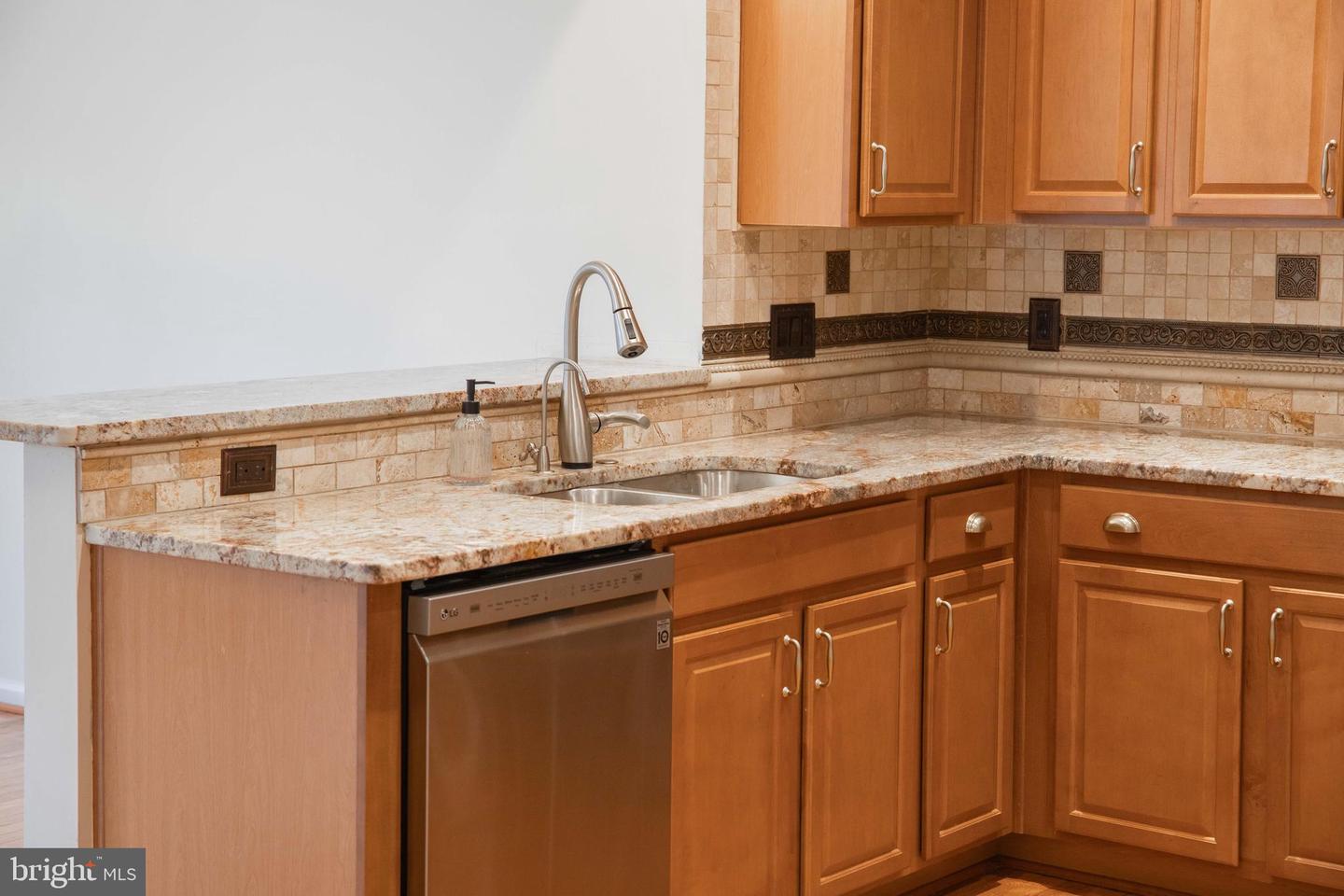 18136 Prestwick Ter Property Photo 8