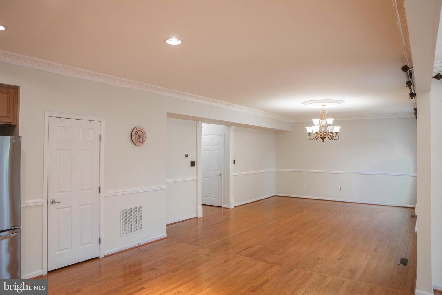18136 Prestwick Ter Property Photo 12