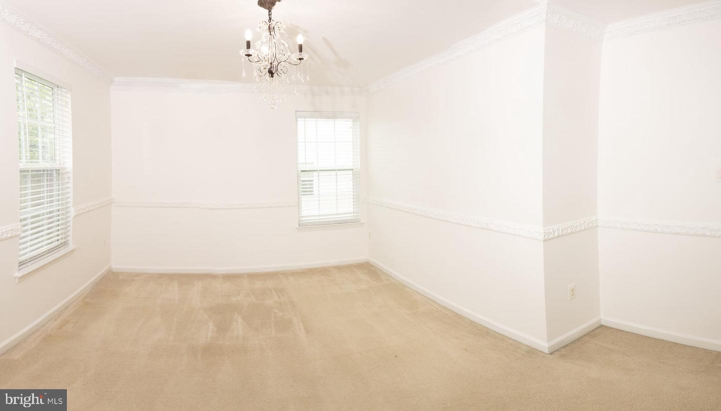 18136 Prestwick Ter Property Photo 28
