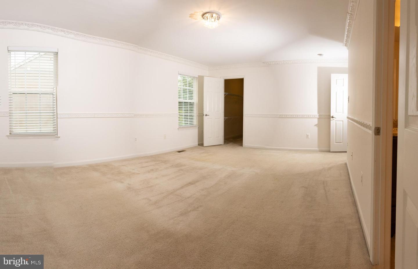 18136 Prestwick Ter Property Photo 32