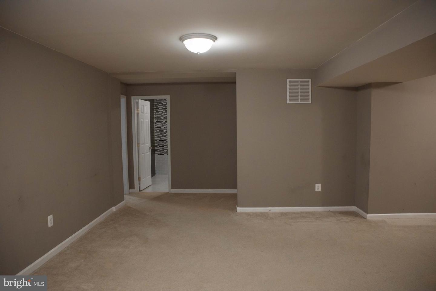 18136 Prestwick Ter Property Photo 39