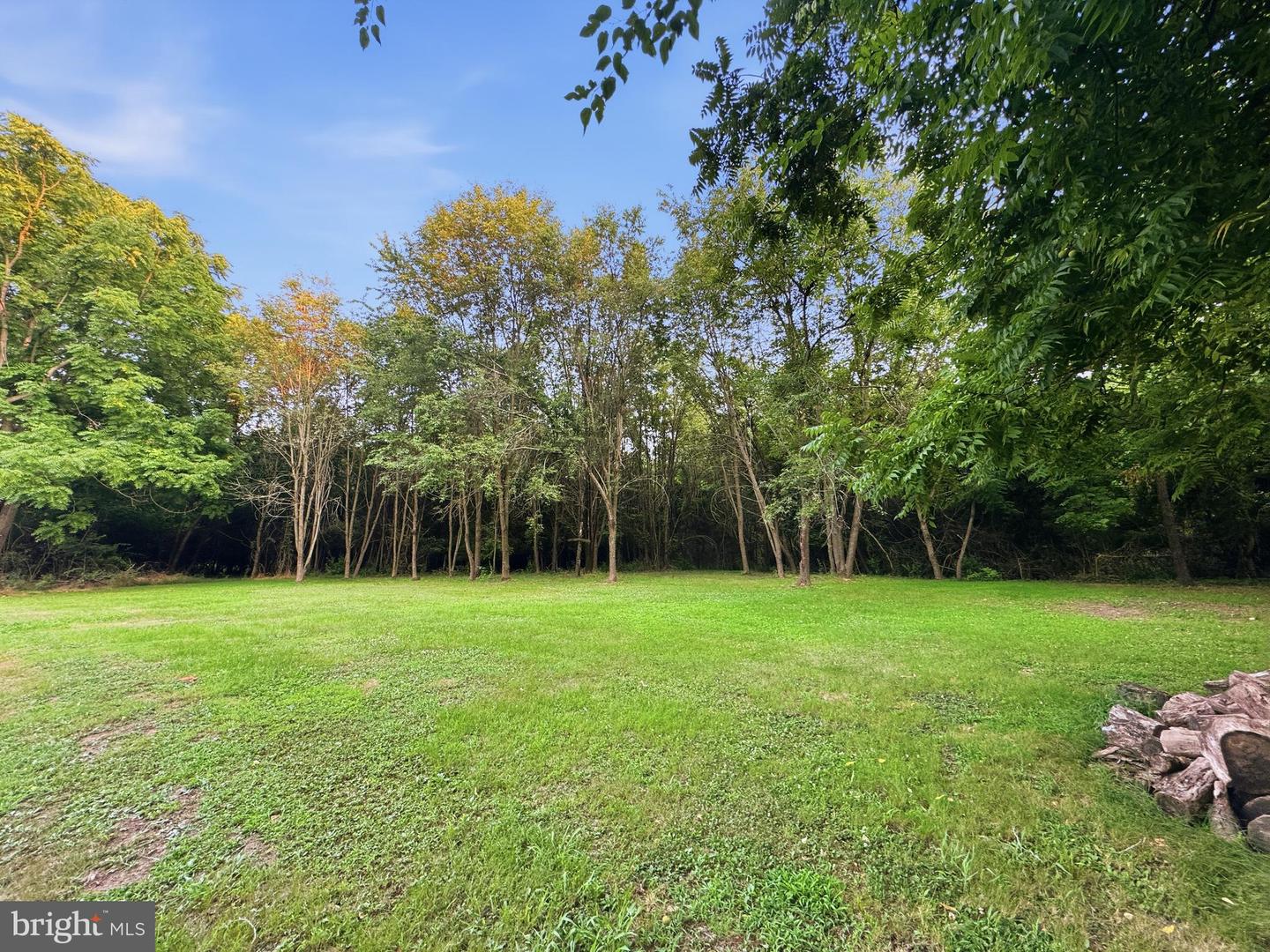 Eleanor Ln Property Photo 10