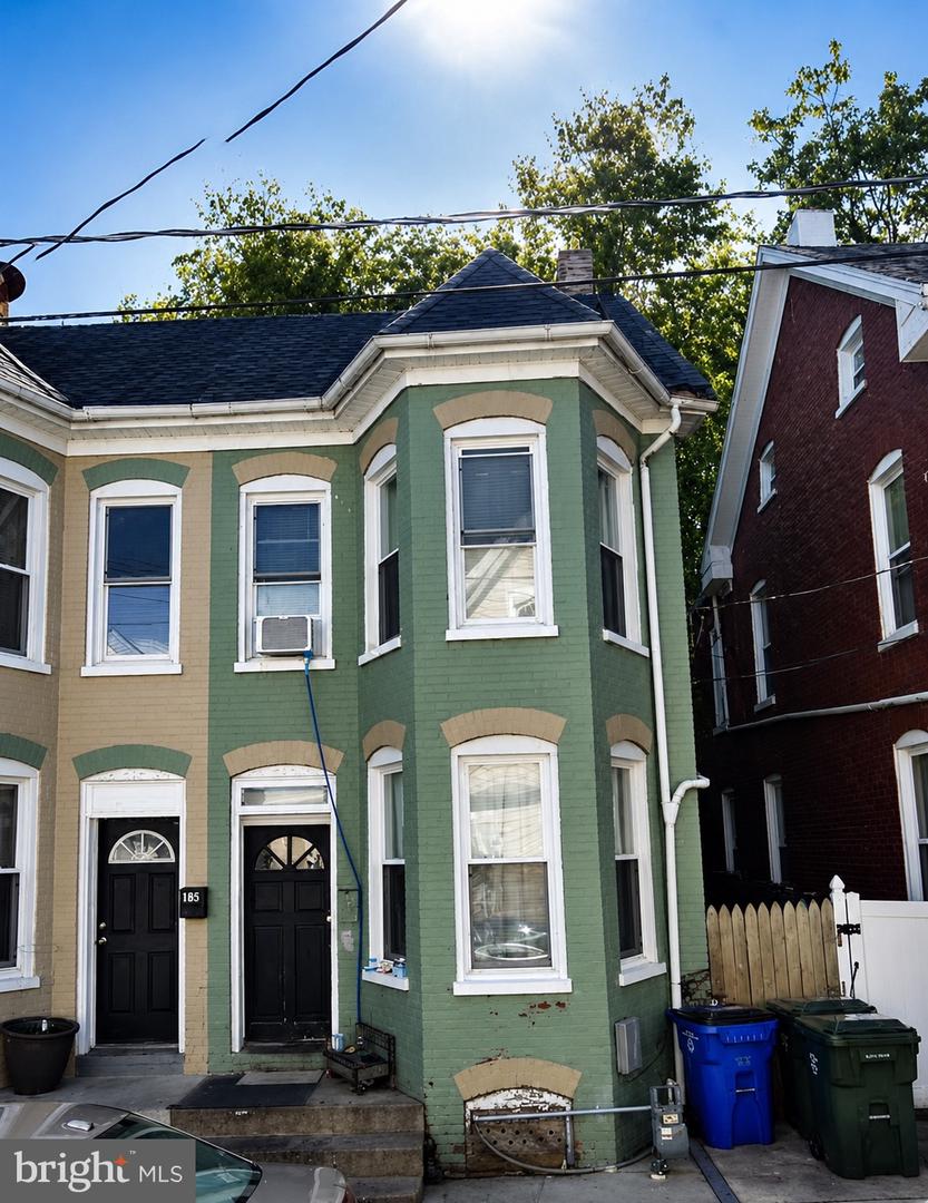 13 E Lee St Property Photo 1