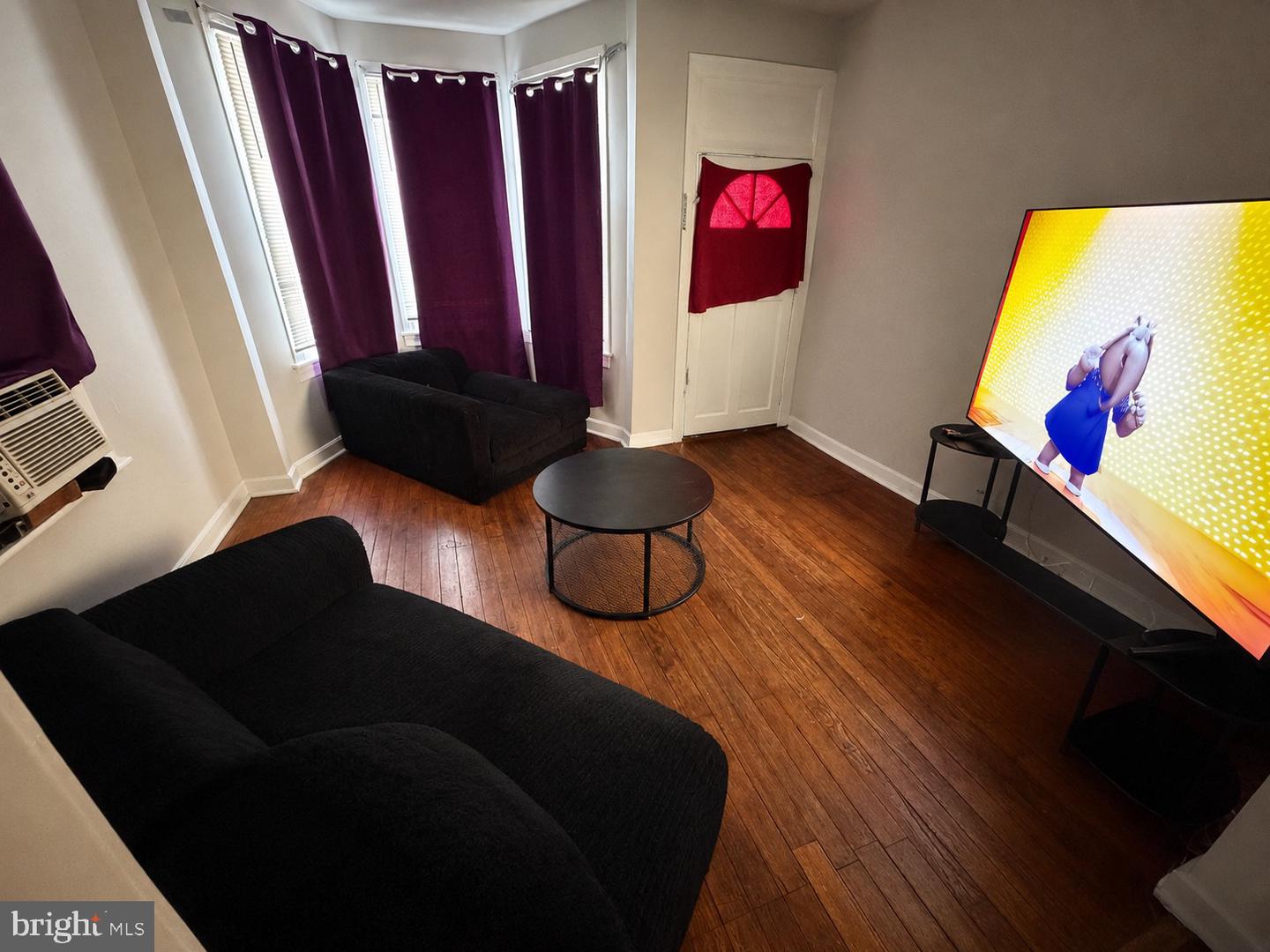 13 E Lee St Property Photo 2