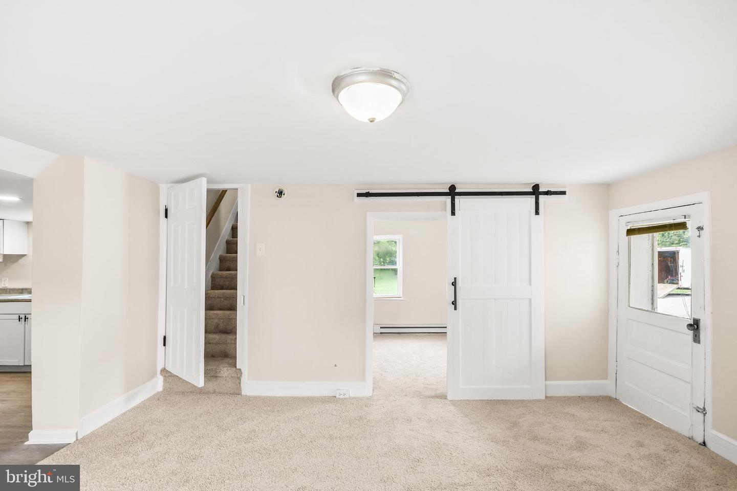 18003 Davis Ln Property Photo 10