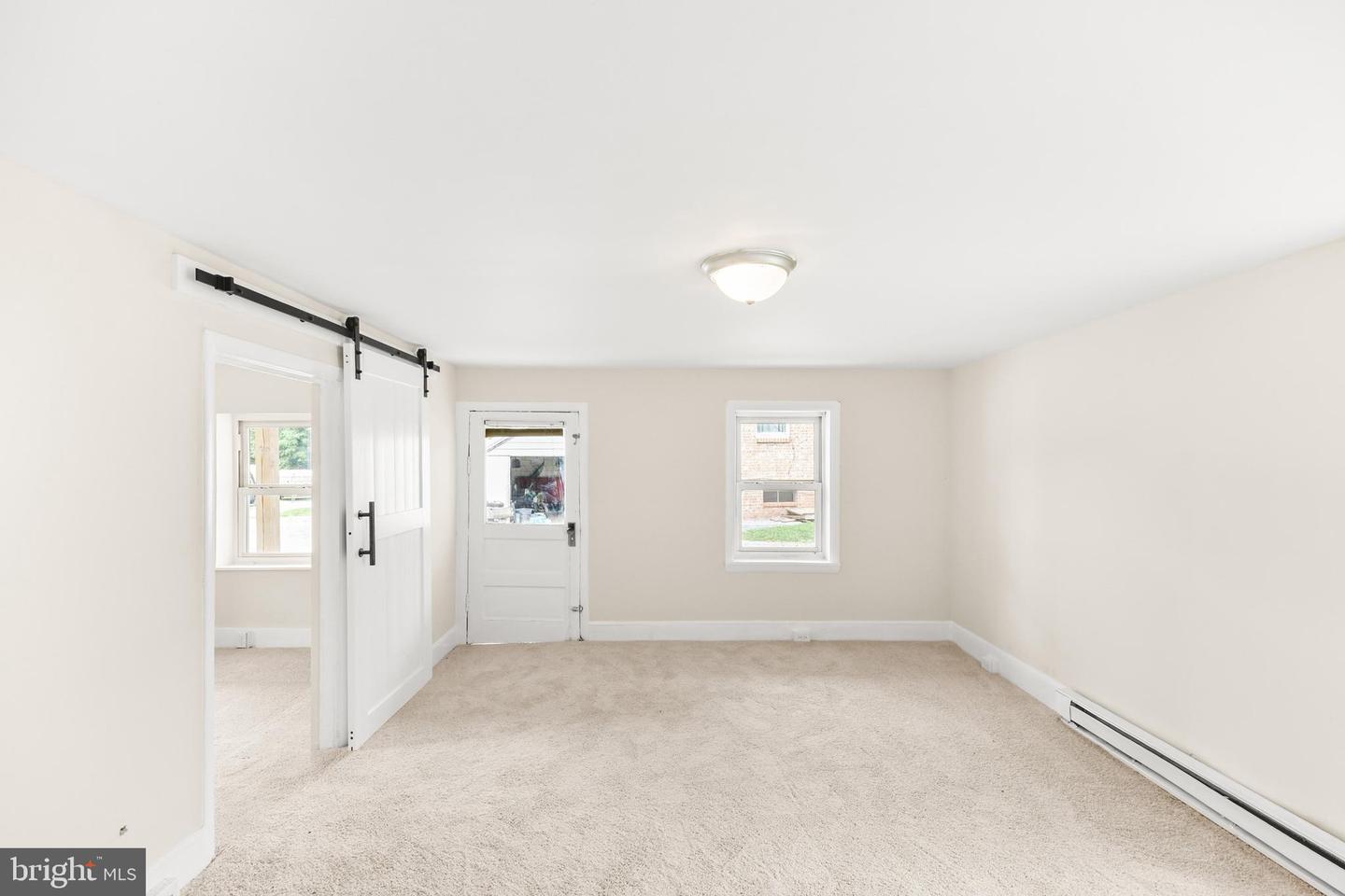 18003 Davis Ln Property Photo 11
