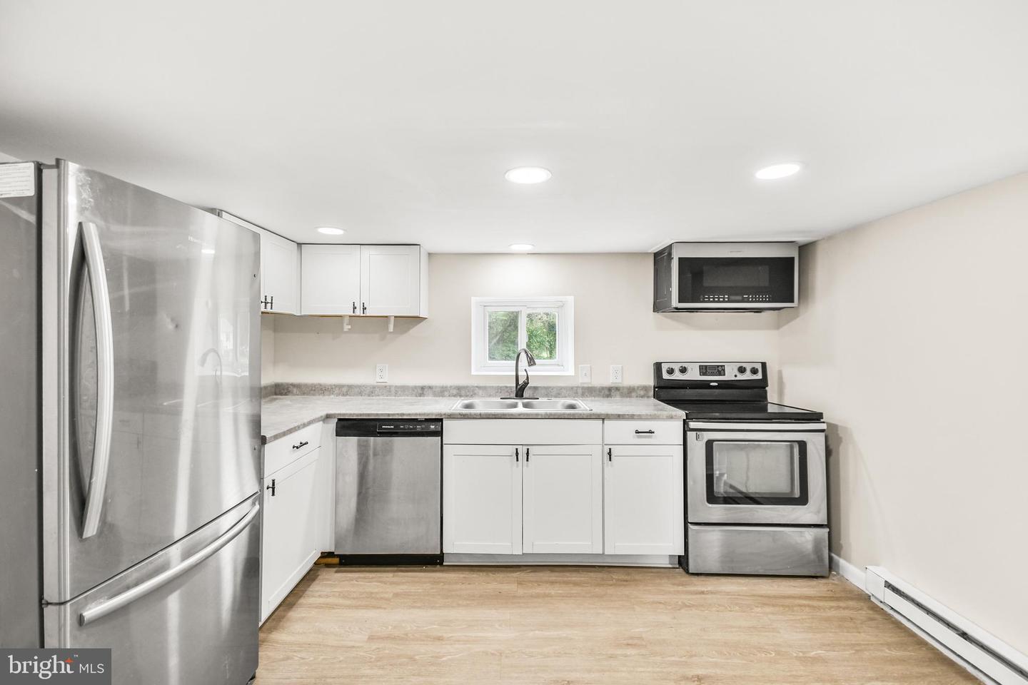 18003 Davis Ln Property Photo 18