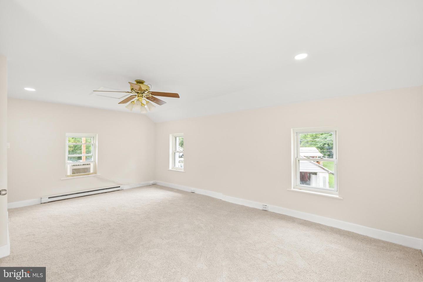 18003 Davis Ln Property Photo 34