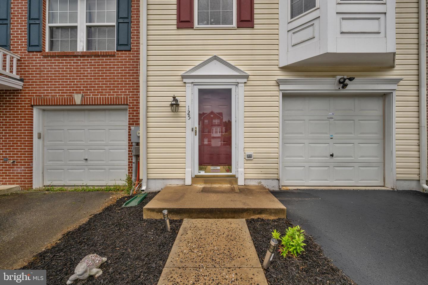 125 Sentry Rdg Property Photo 2