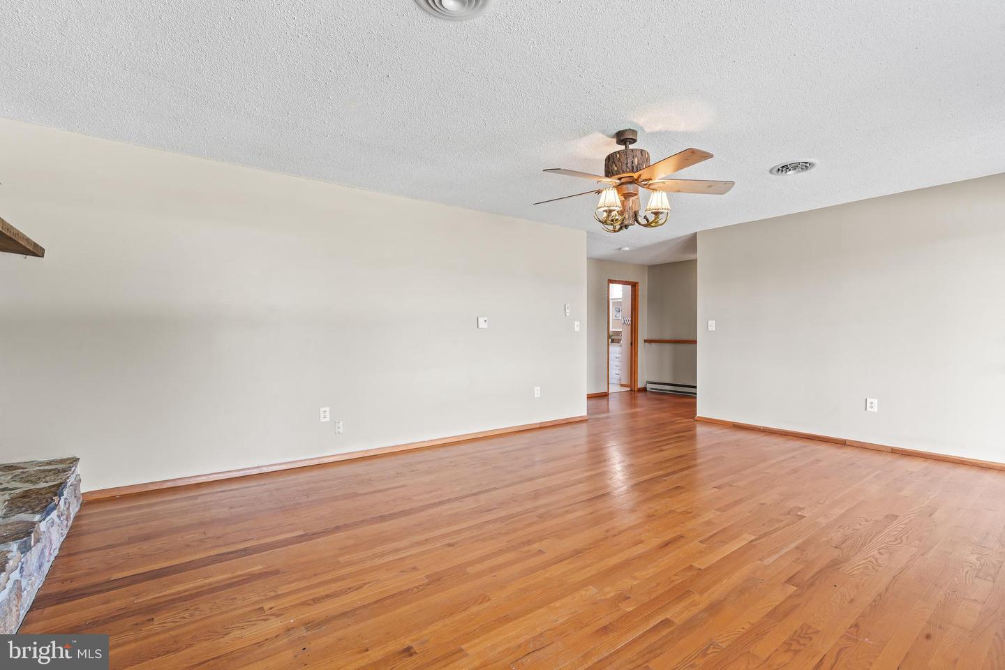 14435 White Oak Rdg Property Photo 9