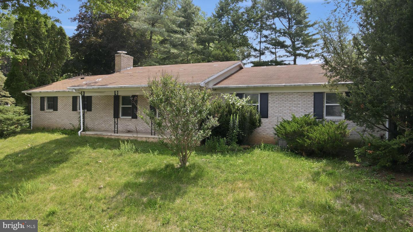 11911 Sycamore Dr Property Photo 2