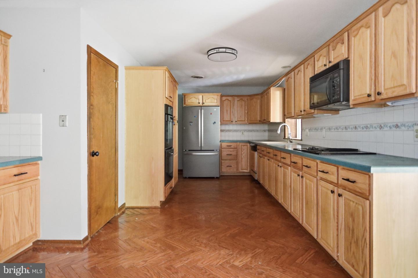 11911 Sycamore Dr Property Photo 7
