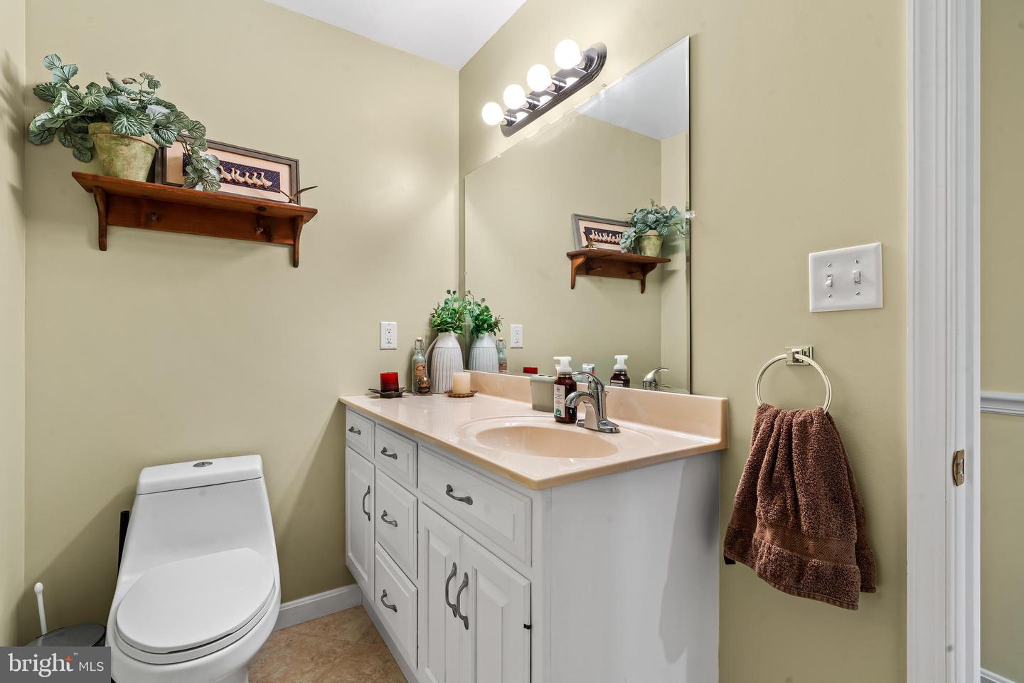 121 Chantilly Ct Property Photo 22