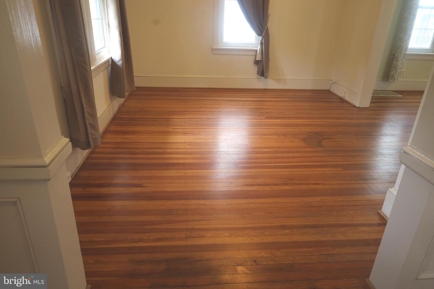 737 Maryland Ave Property Photo 6