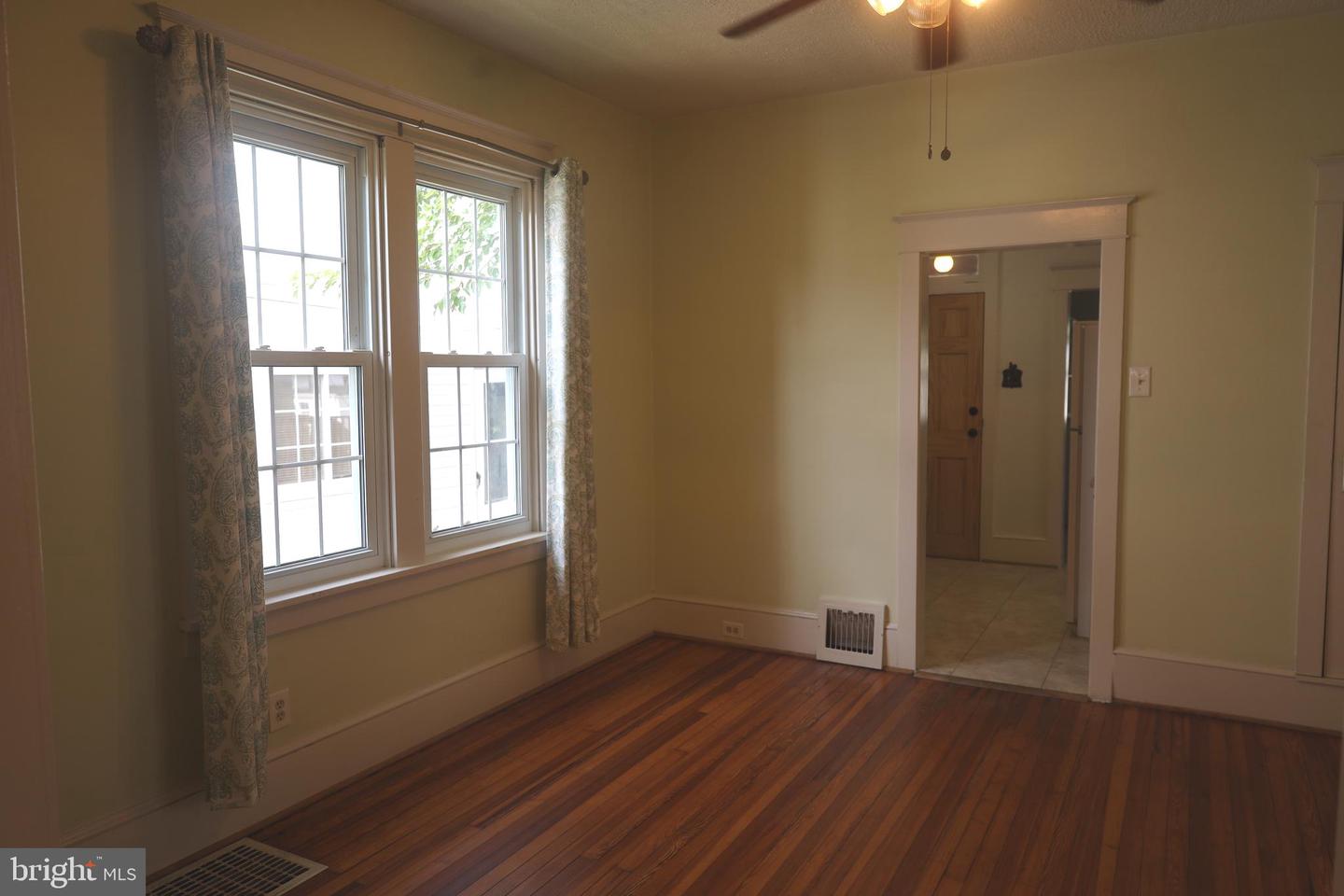 737 Maryland Ave Property Photo 8
