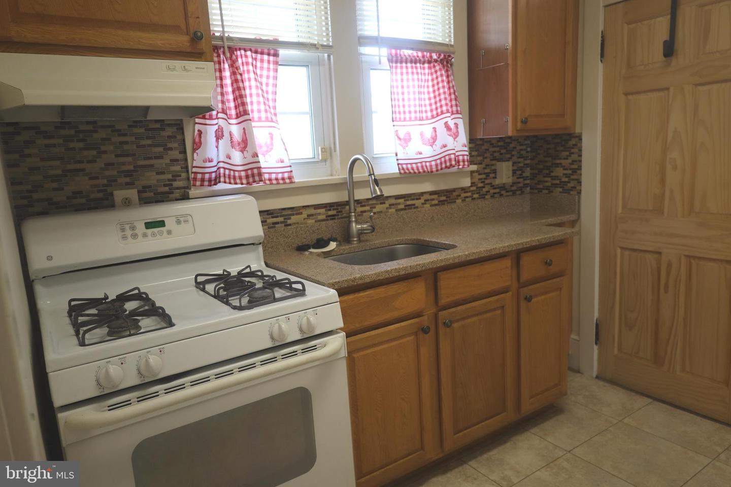 737 Maryland Ave Property Photo 11