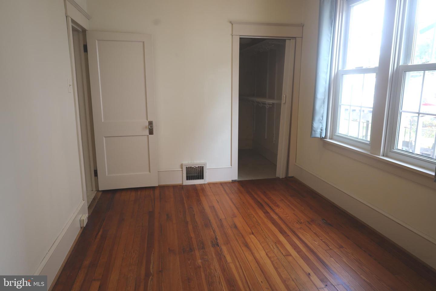737 Maryland Ave Property Photo 17