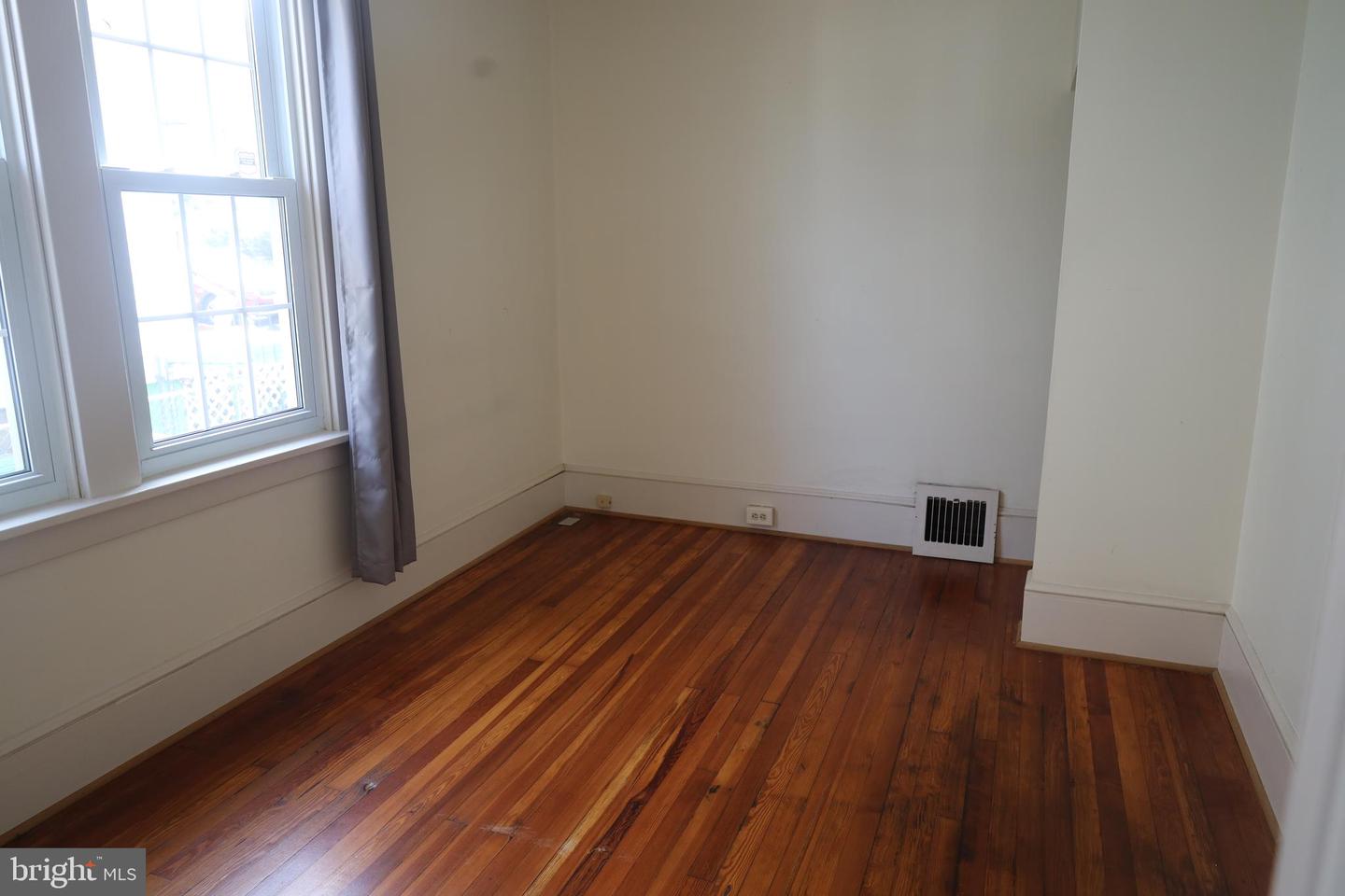 737 Maryland Ave Property Photo 19