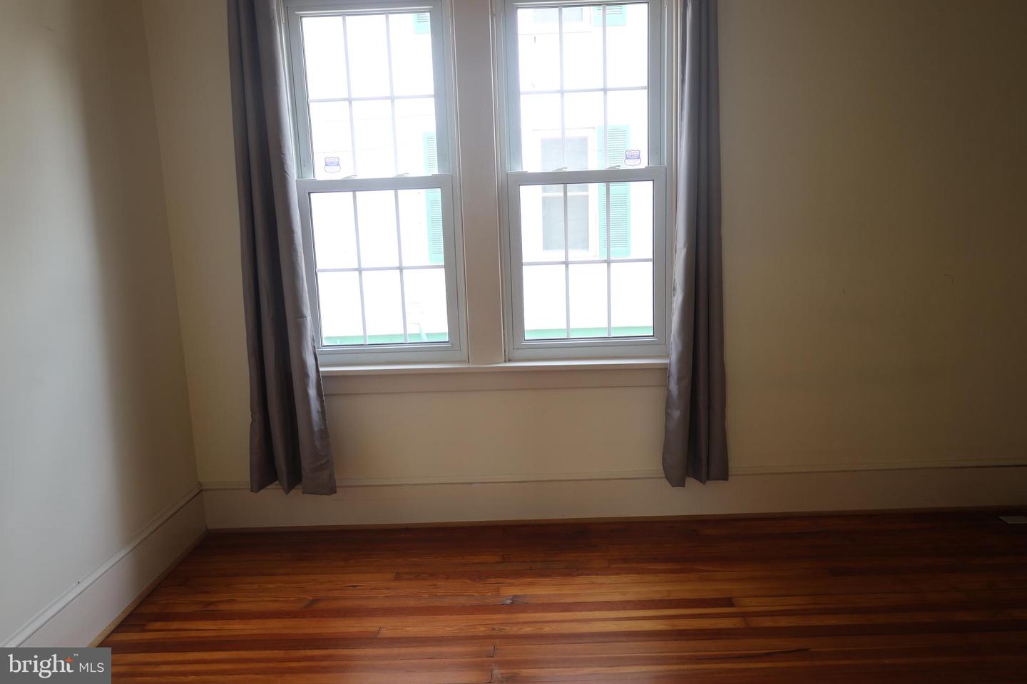 737 Maryland Ave Property Photo 20