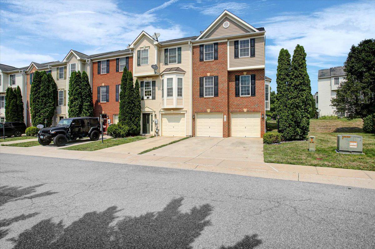 18218 ROY CROFT DR Property Photo 1