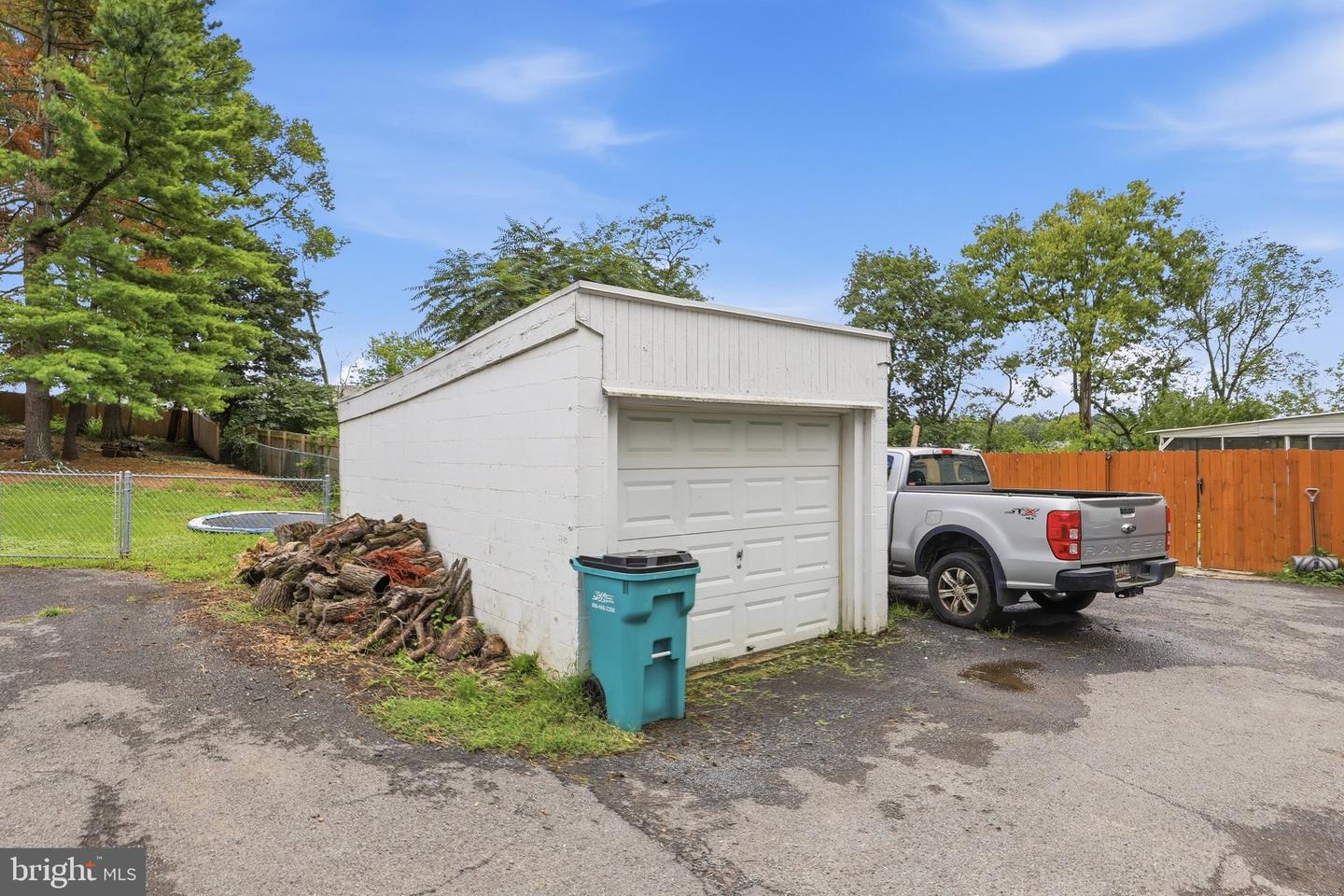 17031 Virginia Ave Property Photo 46