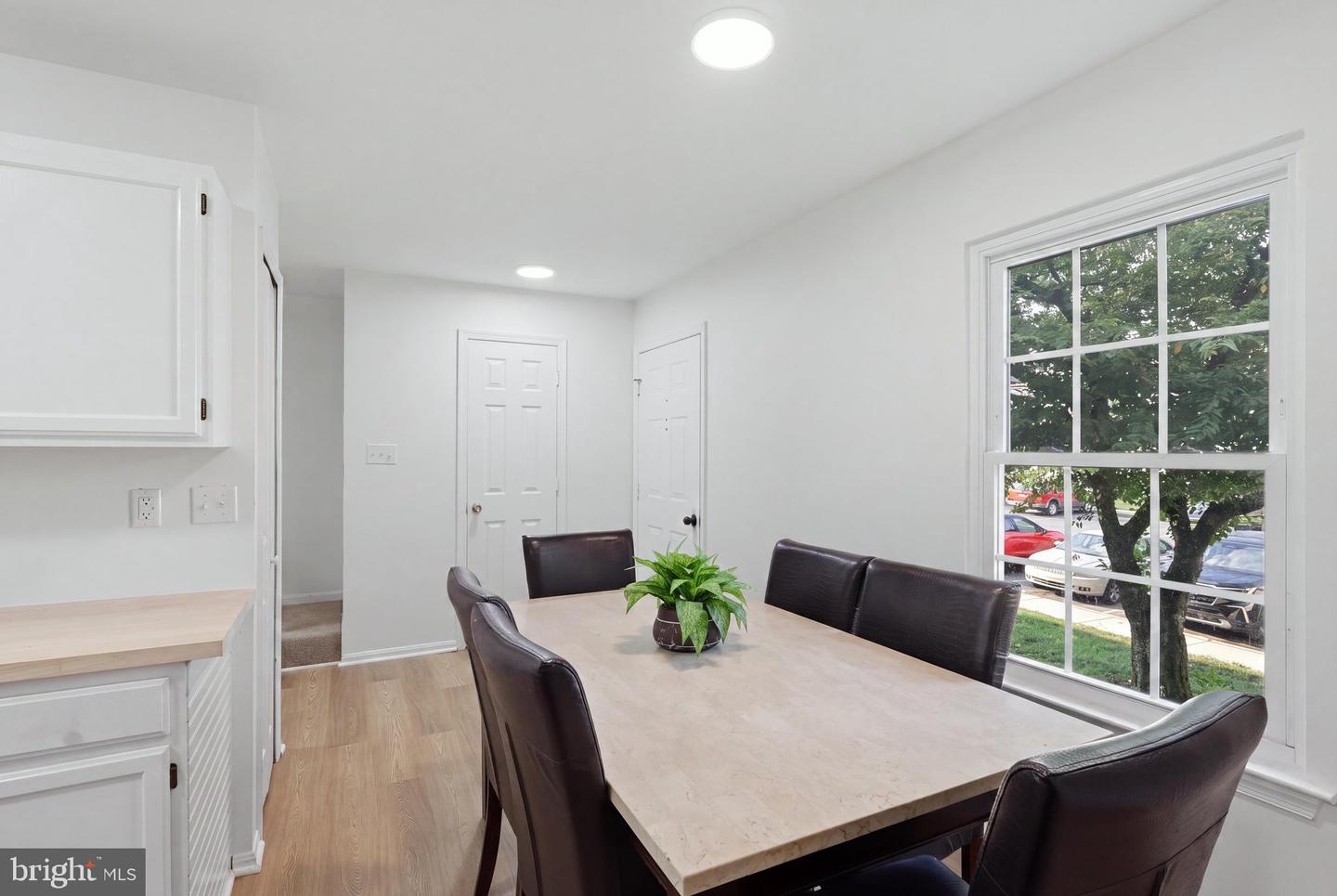 11207 Cristins Cir Property Photo 6