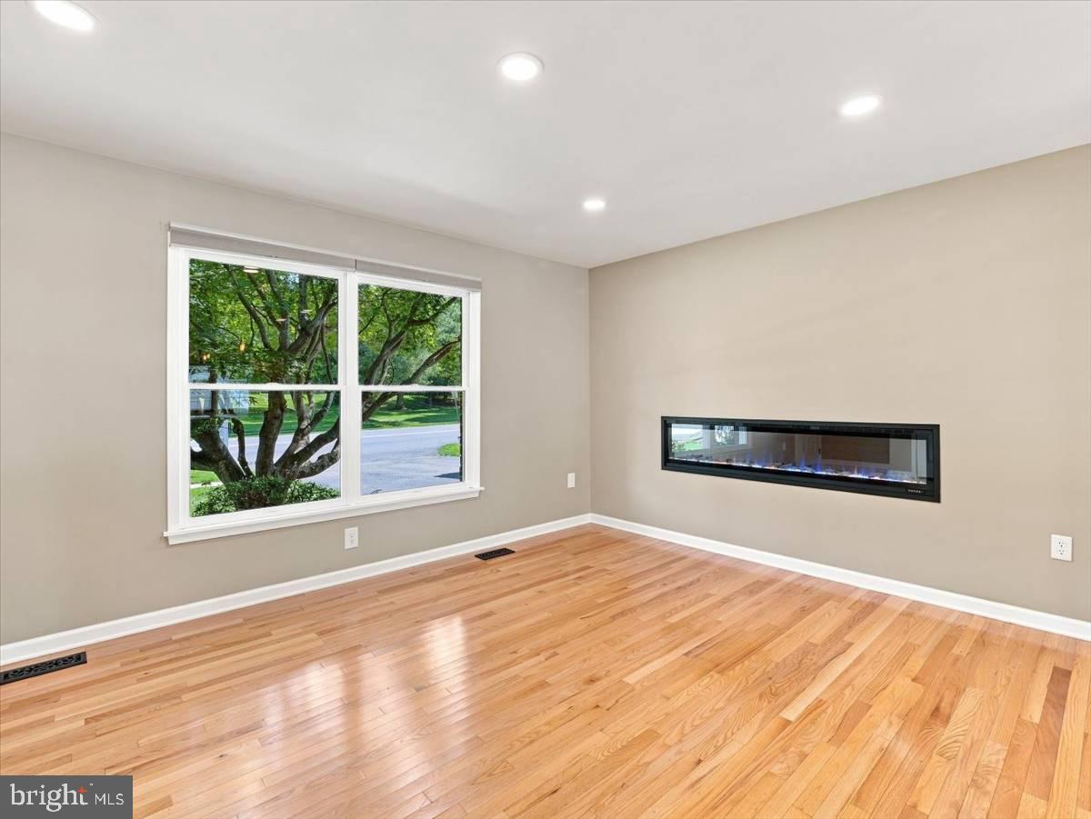 130 Geiser Way Property Photo 5