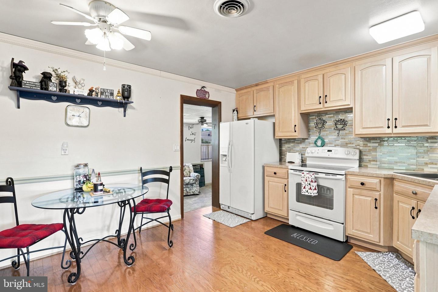 1025 Glenwood Ave. Property Photo 9