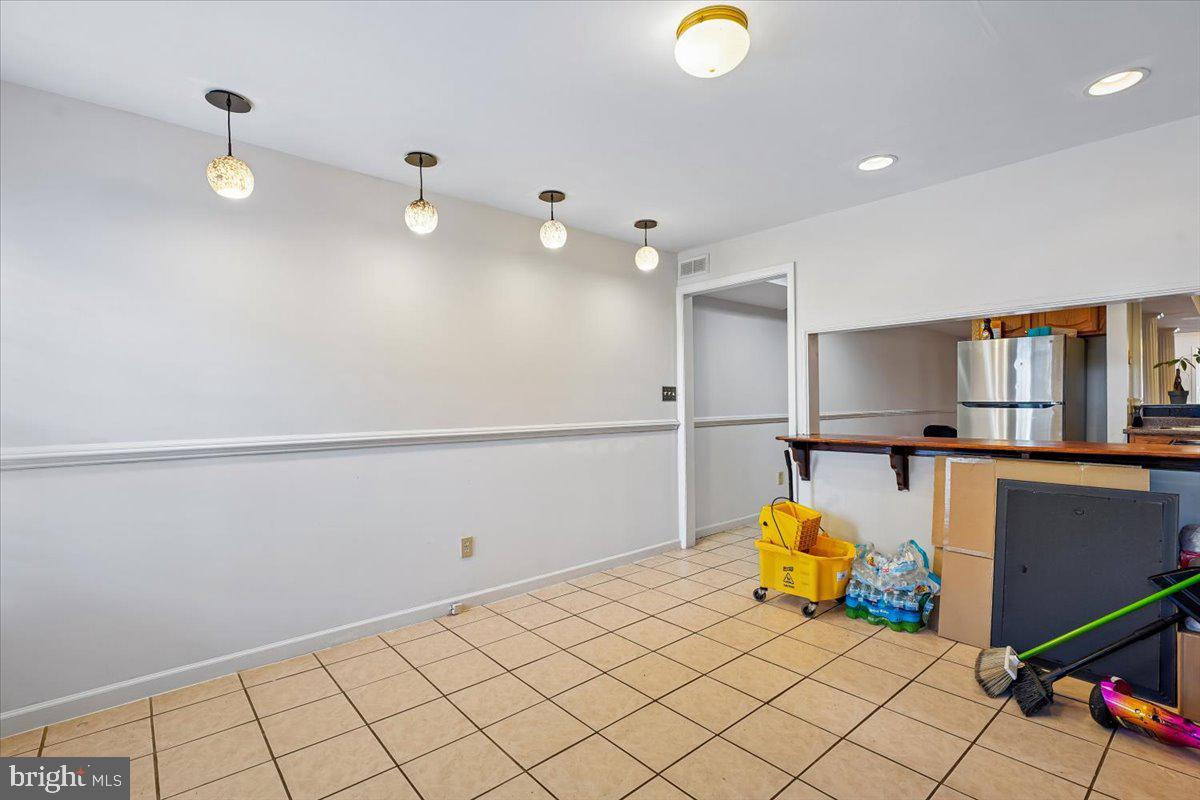 123 E Franklin St Property Photo 11